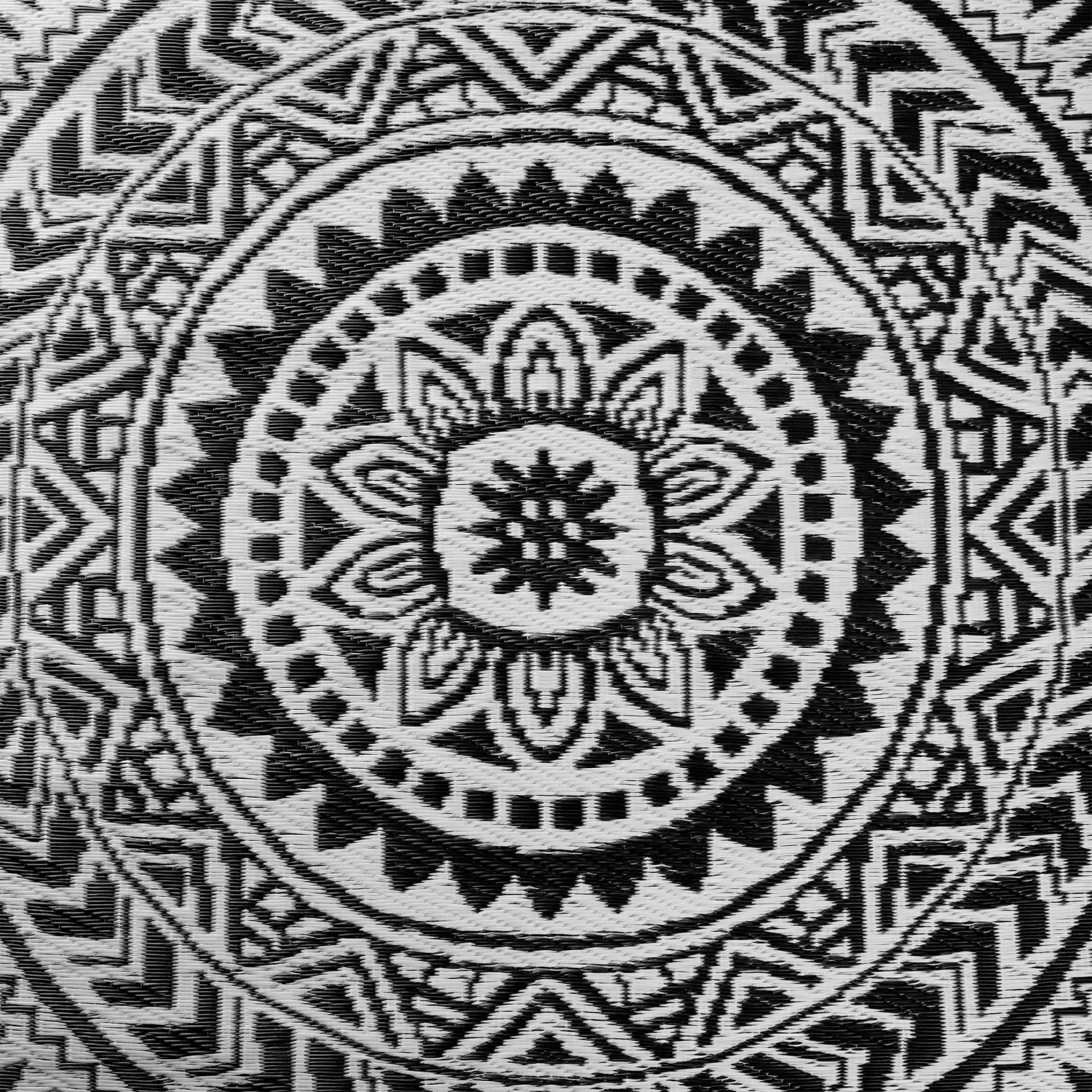 In- & Outdoor-Teppich Circles L 180 X B 118cm COLOUR CLASH In Schwarz-Weiß 6 In- & Outdoor-Teppich Circles L 180 X B 118cm COLOUR CLASH In Schwarz-Weiß – Bild 4