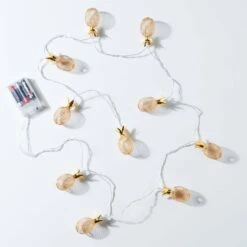 LED-Lichterkette Ananas 10 Lichter Mit USB-Batteriefach MIAMI In Gold 10 LED-Lichterkette Ananas 10 Lichter Mit USB-Batteriefach MIAMI In Gold -Möbel Store butlers led lichterkette ananas 10 lichter mit usb batteriefach miami in gold 2