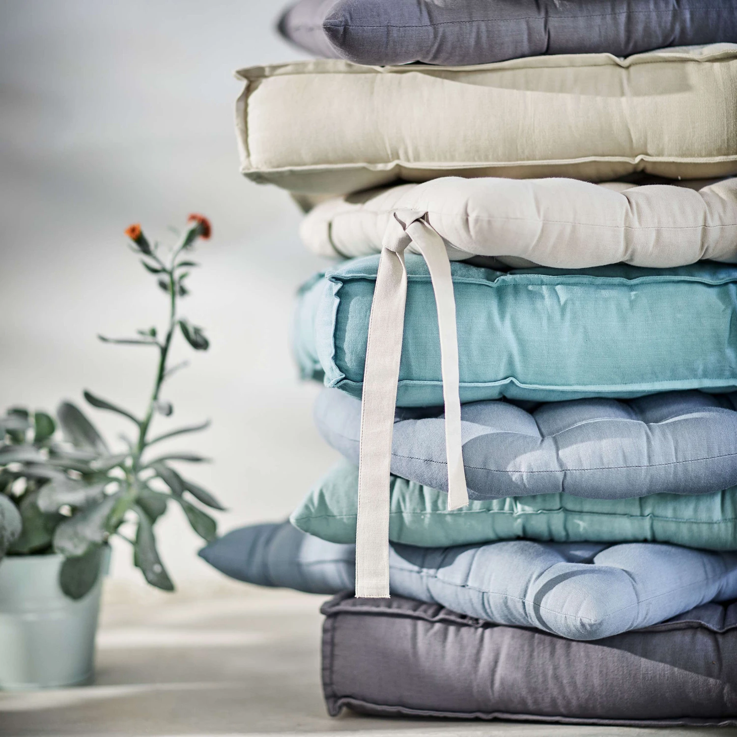 Sitzkissen L 40 X B 40cm SOLID In Blau 4 Sitzkissen L 40 X B 40cm SOLID In Blau – Bild 2