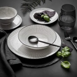 Teller Ø25,5cm DIM SUM In Schwarz-Weiß 15 Teller Ø25,5cm DIM SUM In Schwarz-Weiß -Möbel Store butlers teller o25 5cm dim sum in schwarz weiss 5